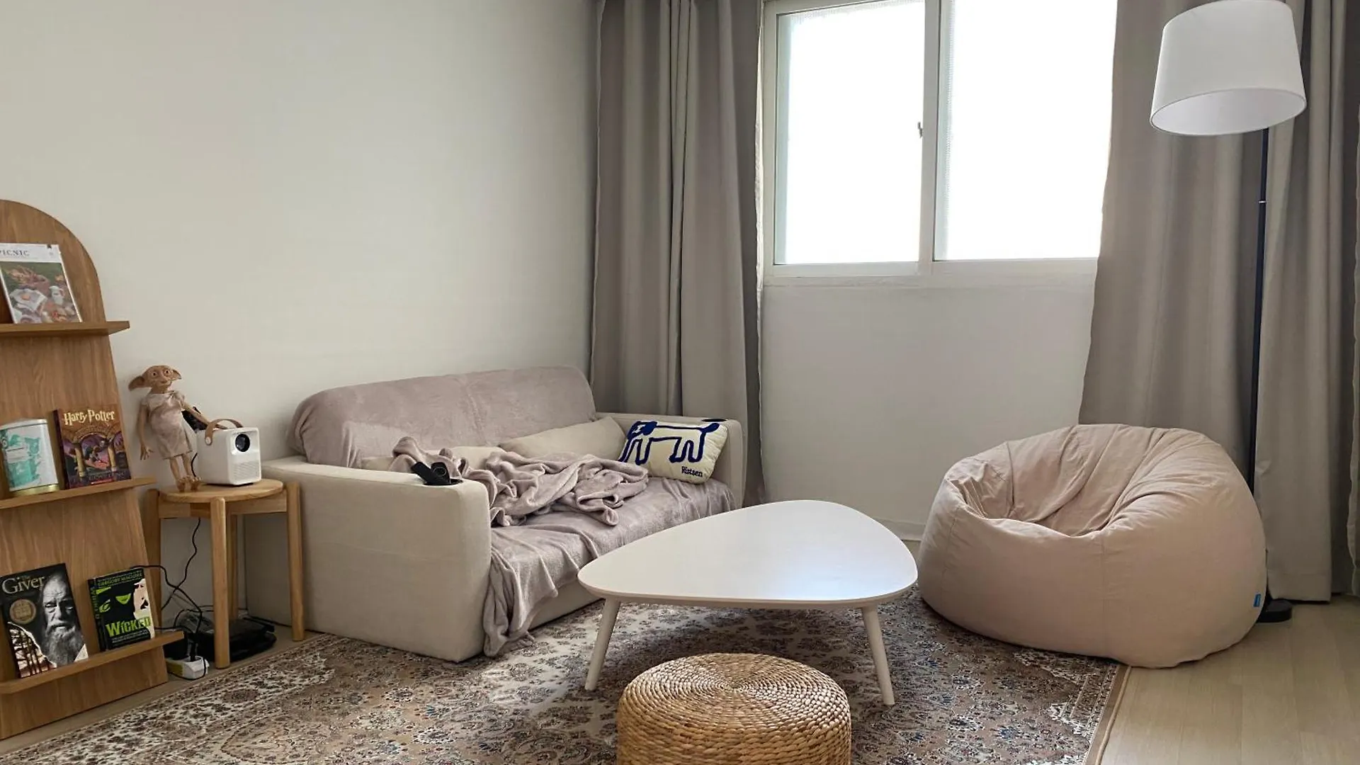 Omok Bridge, 2 Room, Netflix, Youtube Seoul 0*,  South Korea